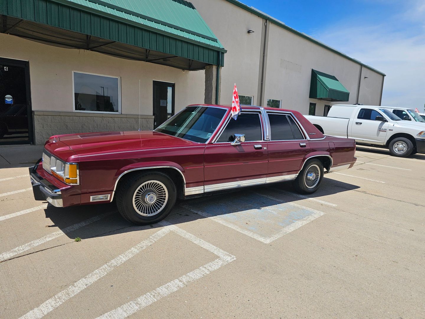ford crown victoria 1988 2FABP74F8JX175391 image ford crown victoria 1988 2FABP74F8JX175391 image